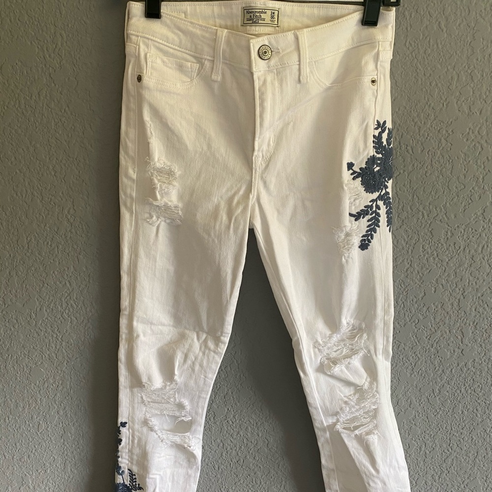 White low rise ankle jeans